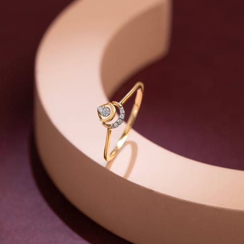 Crescent Shine 9KT Diamond Ring Crescent Shine 9KT Diamond Ring