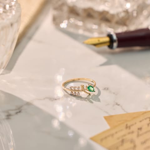 Vita Green 9KT Gemstone Ring Vita Green 9KT Gemstone Ring