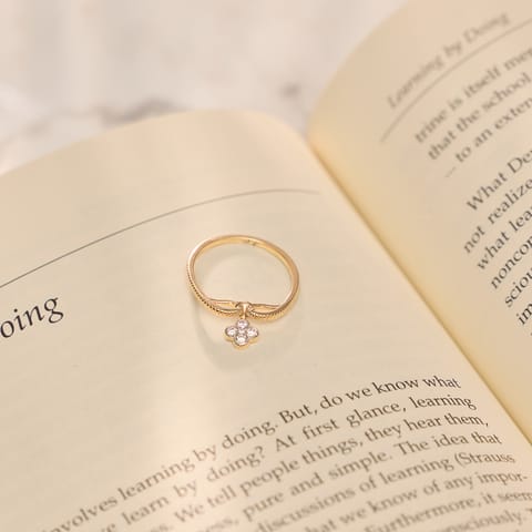 Dangling Clover 9KT Diamond Ring Dangling Clover 9KT Diamond Ring