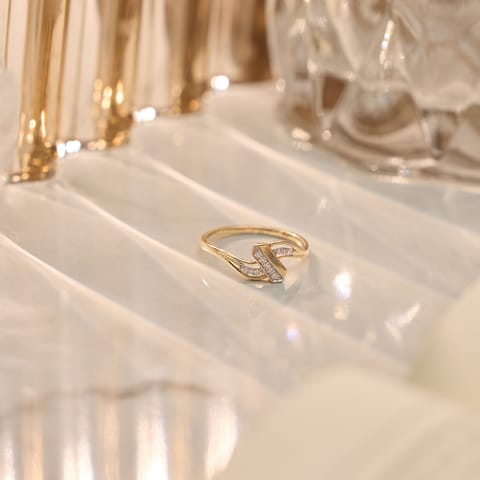 Wavy Beam 9KT Diamond Ring