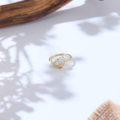 Sparkling Leaf Diamond Ring