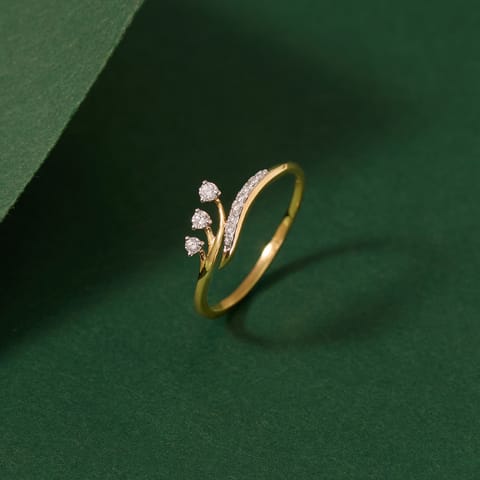 Glowing Bend Diamond Ring Glowing Bend Diamond Ring