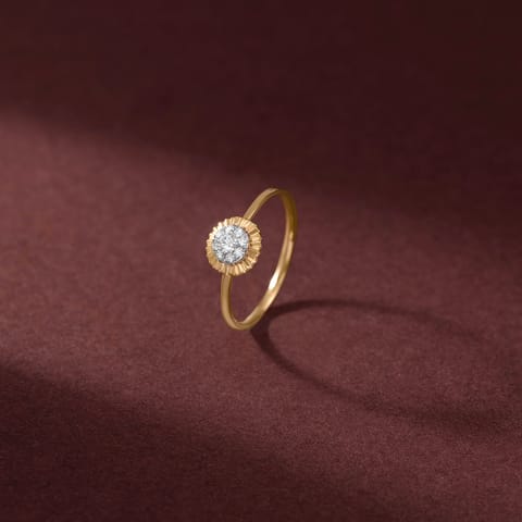 Fluted Circular Diamond Ring Fluted Circular Diamond Ring