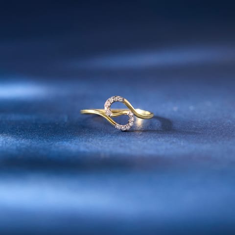 Twisted Curve Diamond Ring
