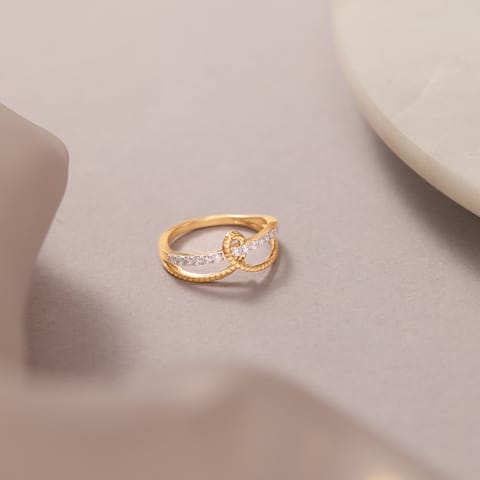 Serpentine Circle Accent Diamond Ring Serpentine Circle Accent Diamond Ring