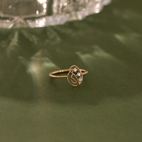 Leaf Frame Diamond Ring Leaf Frame Diamond Ring