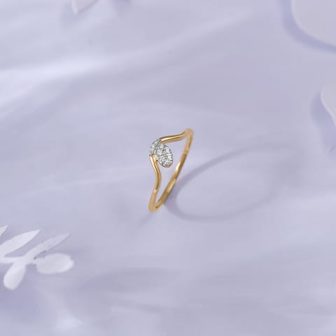 Oval Wave Diamond Ring Oval Wave Diamond Ring