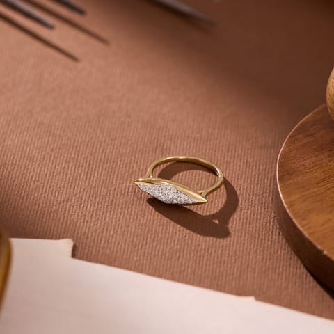 Tapered Pav�iamond Ring
