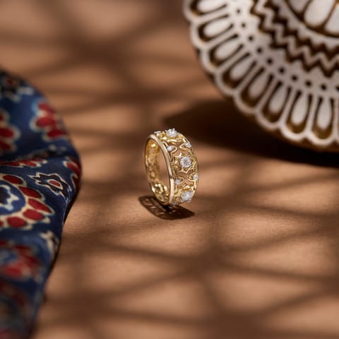 Alluring Pattern Diamond Ring Alluring Pattern Diamond Ring