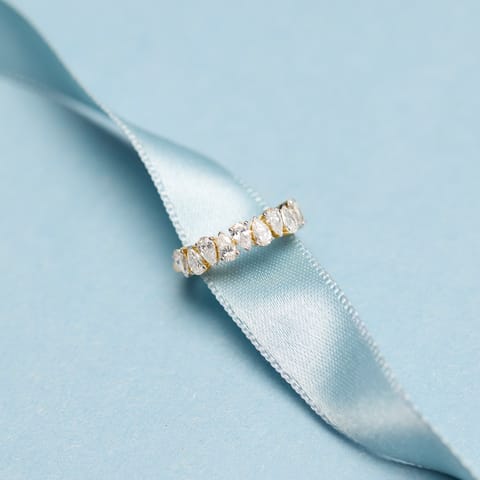 Reversed Pear Diamond Band