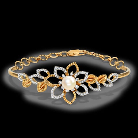 Enchanting Bloom Pearl Bracelet