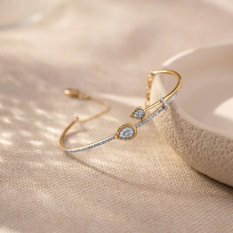 Vine Leaf Diamond Oval Bracelet