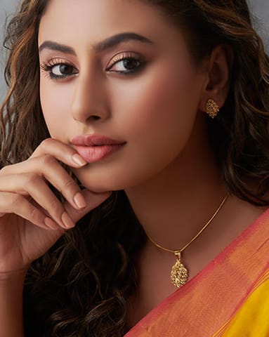 Rabiya 22Kt Gold Pendant Sets Rabiya 22Kt Gold Pendant Sets