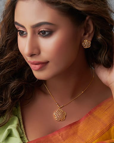 Heena 22Kt Gold Necklace Sets Heena 22Kt Gold Necklace Sets