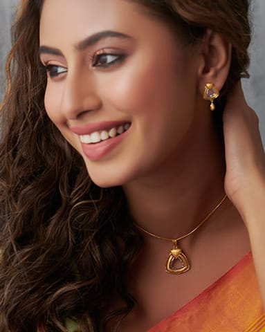 Suri 22Kt Gold Pendant Sets