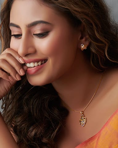 Dhiya 22Kt Gold Pendant Sets
