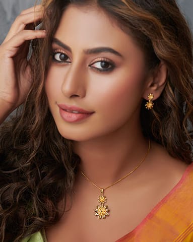 Bloom 22Kt Gold Pendant Sets