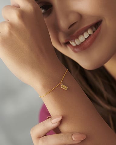 Aayra 22Kt Gold Matching Set, Charm Bracelet