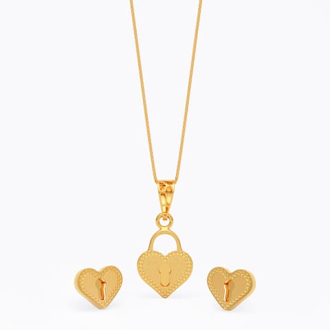 Ignite Hearts 22KT Gold Pendant Set