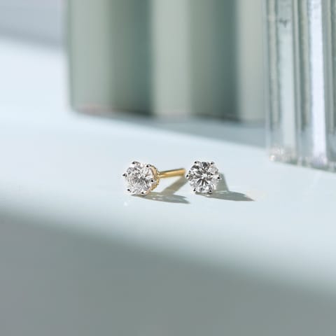 Elegant Round Solitaire Stud Earrings Elegant Round Solitaire Stud Earrings