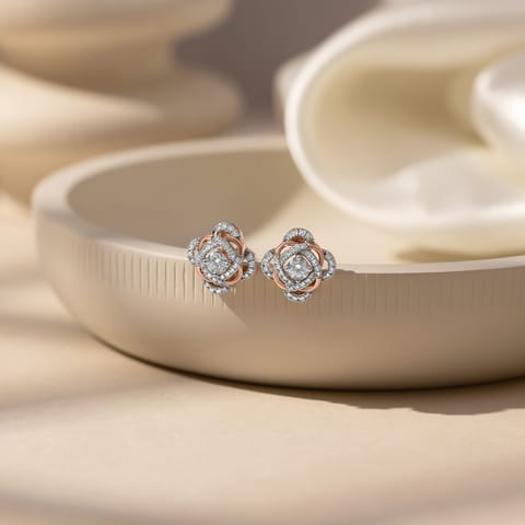 Dazzling Scallop Solitaire Stud Earrings Dazzling Scallop Solitaire Stud Earrings