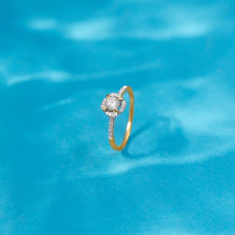 Graduating Petal Solitaire Ring