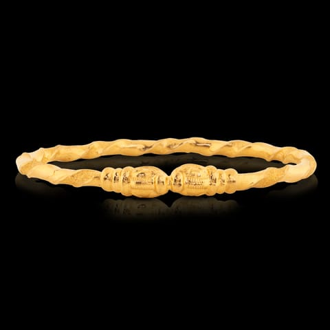 Aruvi Crafted Gold Bangle