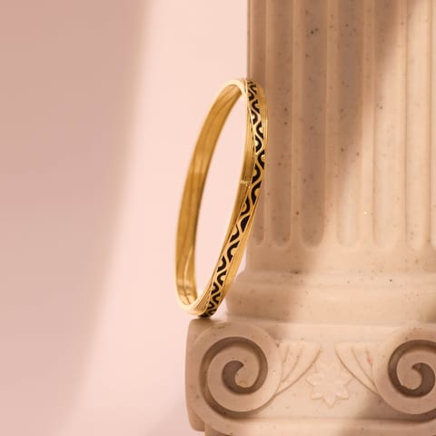 Black Trail Gold Bangle