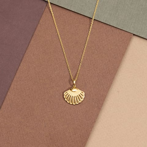 Scalloped Shell Gold Pendant Scalloped Shell Gold Pendant