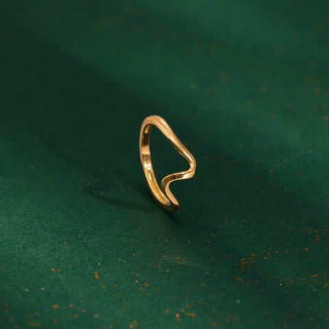 Subtle Wave Gold Ring