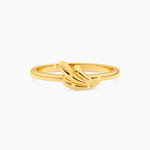 Striking Gleam 9KT Gold Ring Striking Gleam 9KT Gold Ring