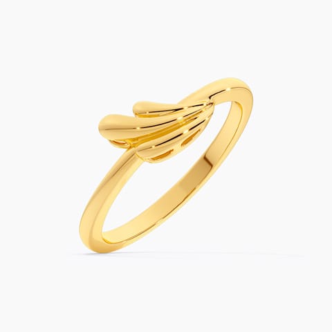 Striking Gleam 9KT Gold Ring Striking Gleam 9KT Gold Ring